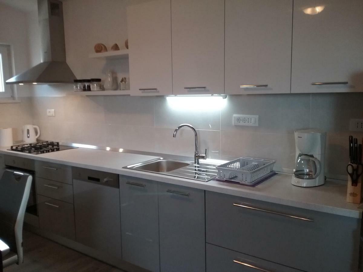 Apartment Willy Komiza Bagian luar foto