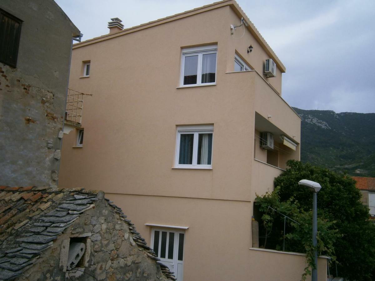 Apartment Willy Komiza Bagian luar foto