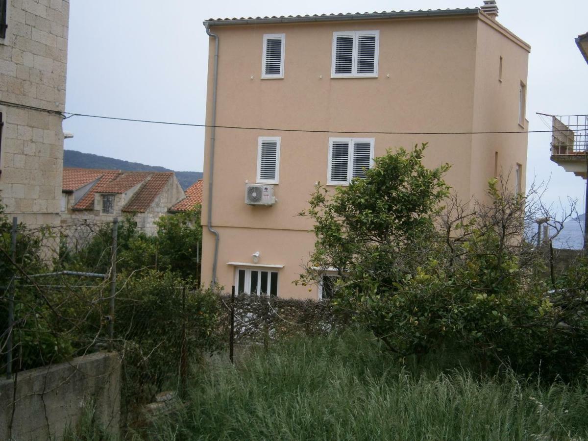 Apartment Willy Komiza Bagian luar foto
