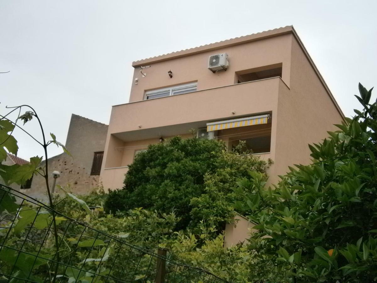 Apartment Willy Komiza Bagian luar foto