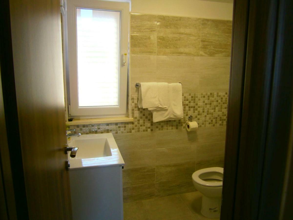 Apartment Willy Komiza Bagian luar foto