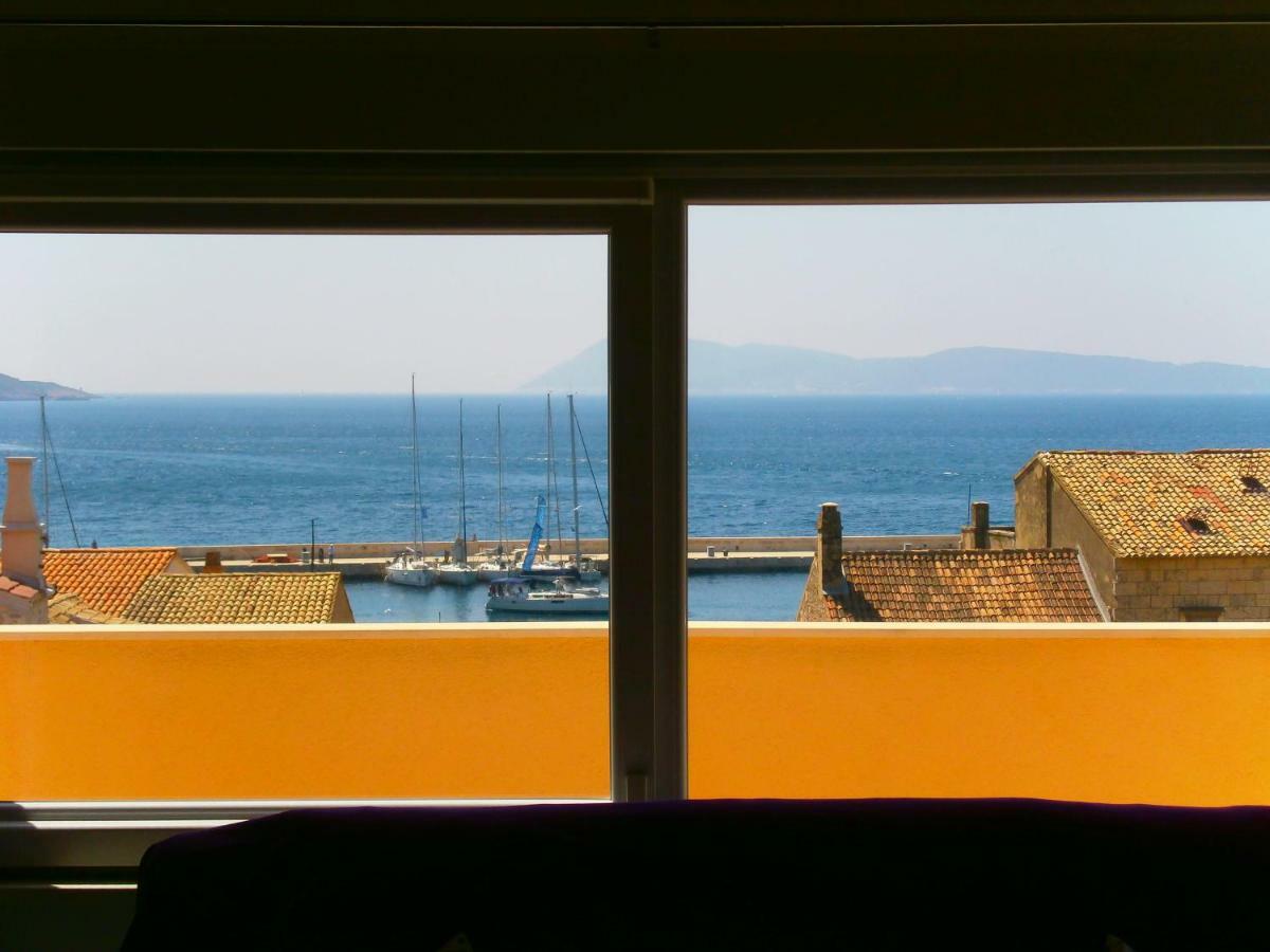 Apartment Willy Komiza Bagian luar foto